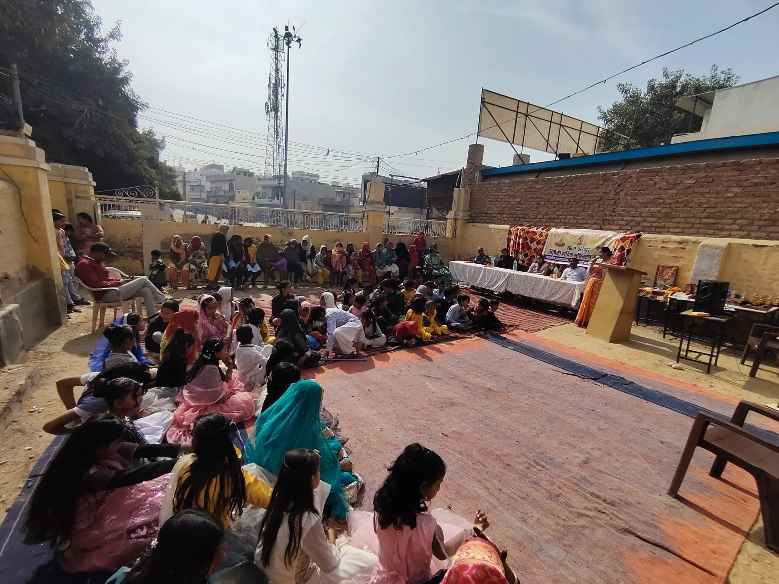 डारो का मोहल्ला सरकारी स्कूल में धूमधाम से मनाया वार्षिकोत्सव, उत्कृष्ठ प्रदर्शन करने वाले छात्रों को किया पुरस्कृत। 2 डारो का मोहल्ला सरकारी स्कूल में धूमधाम से मनाया वार्षिकोत्सव, उत्कृष्ठ प्रदर्शन करने वाले छात्रों को किया पुरस्कृत।